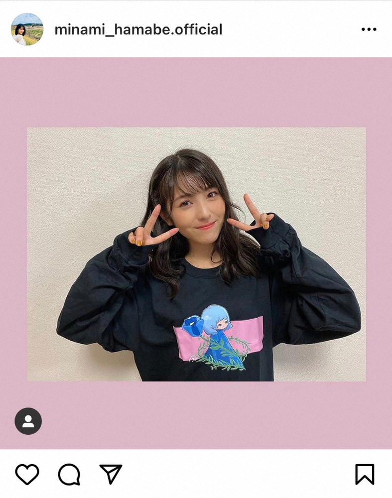【画像・写真】浜辺美波　森川葵からもらったTシャツ姿で…ご満悦巻き髪ショットに「天使ですか？」「雰囲気違う」