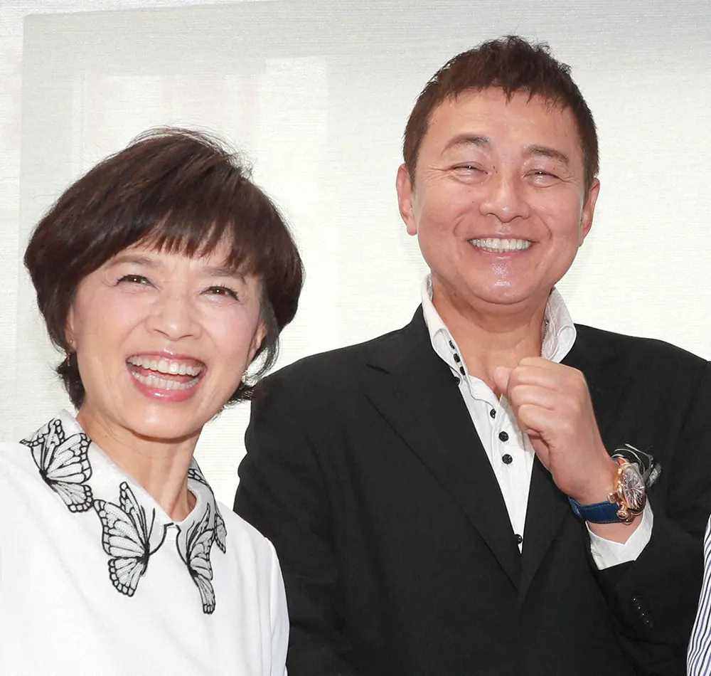 【画像・写真】榊原郁恵　34回目の結婚記念日、渡辺徹から贈られた胡蝶蘭＆ラブラブなメッセージ披露