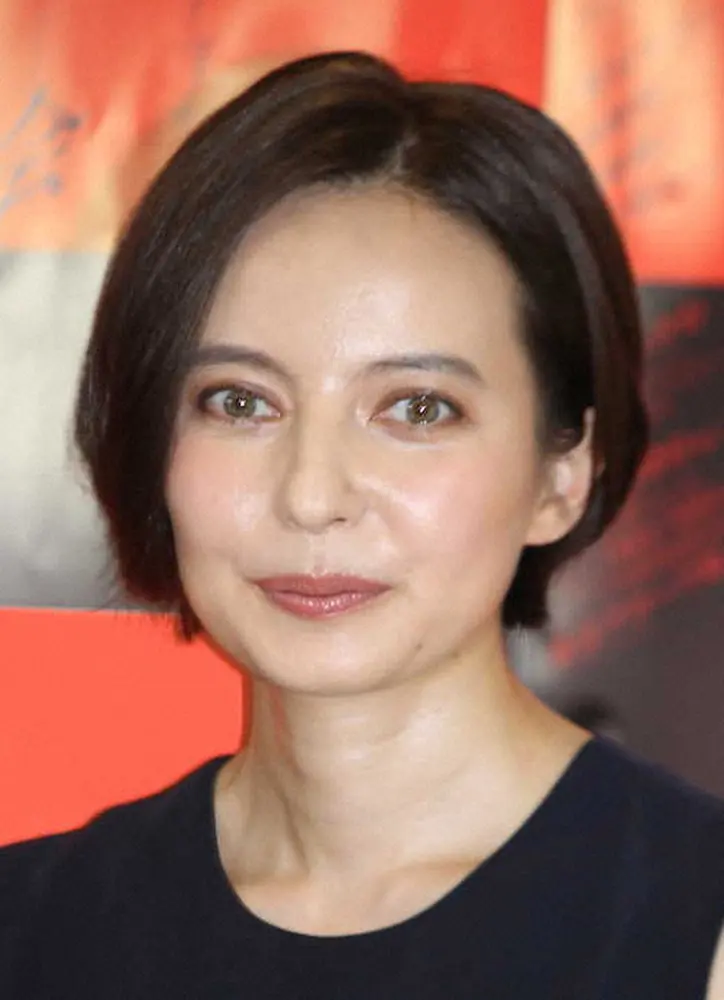 【画像・写真】ベッキー　「学校行事で」ピエロの仮装姿に「違和感なさすぎます」「アニーみたい」の声