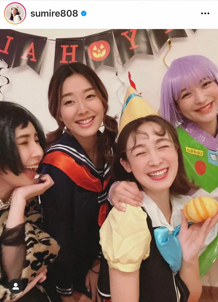 【画像・写真】すみれ　藤井サチらとのパーティーでセーラー服の女子高生に「かわいすぎ」「違和感全然ない」の声