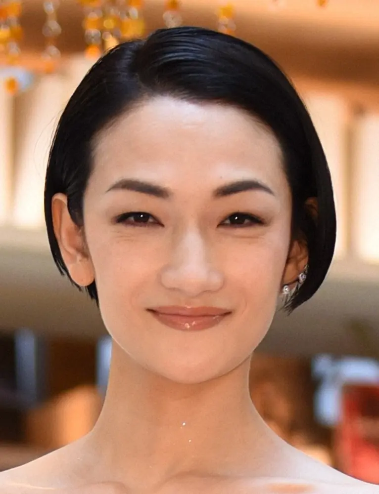 【画像・写真】冨永愛　全身グッチでまとめたショーパンコーデにファンうっとり…「泣きそうになる美しさ」「これぞ美脚」