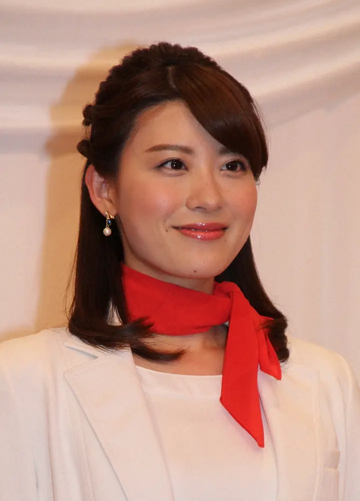 【画像・写真】日テレ郡司恭子アナ「力がないので目一杯」ミニスカ姿できれいなゴルフスイング…ファン「プロみたい」