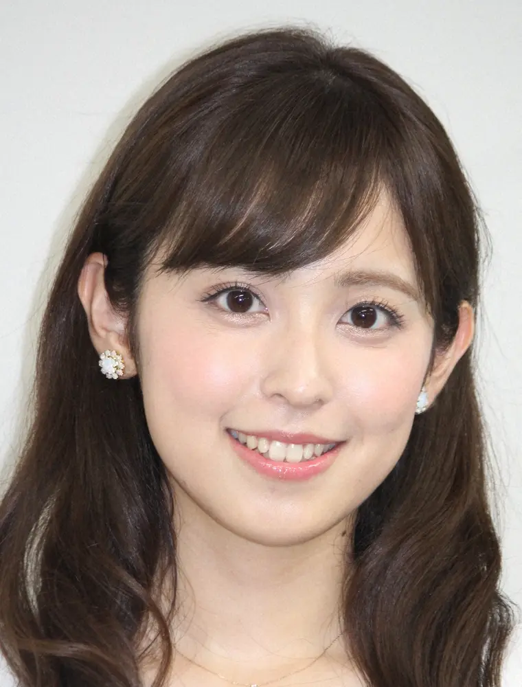 【画像・写真】久慈暁子アナ　黒の帽子&パーカのガーデニングスタイルに「めちゃくちゃおしゃれ」「オフの姿も素敵」