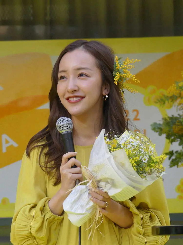 【画像・写真】板野友美　第1子出産後、初の公の場「ファンの皆さんと直接会えるのは2年半ぶり。嬉しい」