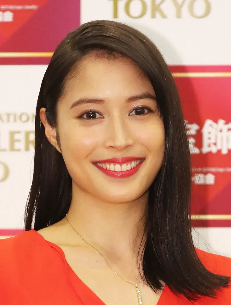 【画像・写真】広瀬アリス　自ら告知「可愛い後輩」のSNSにクセつよポーズで乱入！？「姉さん今日も元気です、天才」