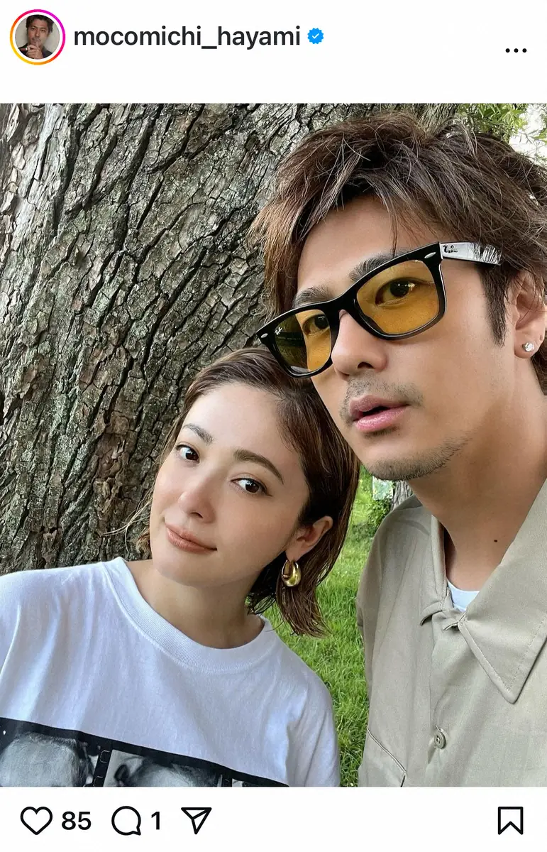 【画像・写真】速水もこみち＆平山あや　5回目の結婚記念日にラブラブ2S「いつもありがとう」「これからもよろしく」