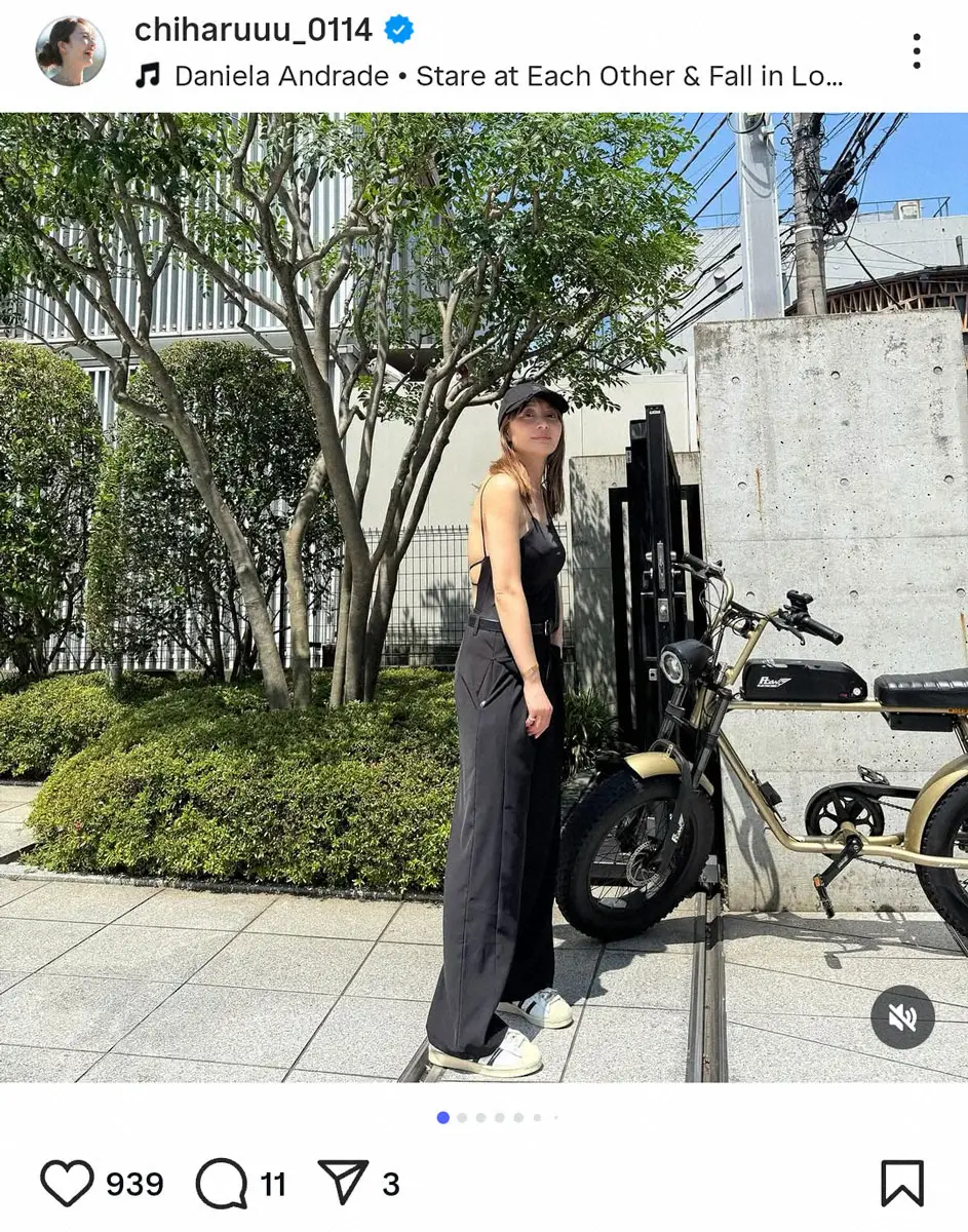 【画像・写真】44歳・新山千春　大胆背中見せコーデにフォロワーくぎ付け「背中がパックリ」「かわいい」の声