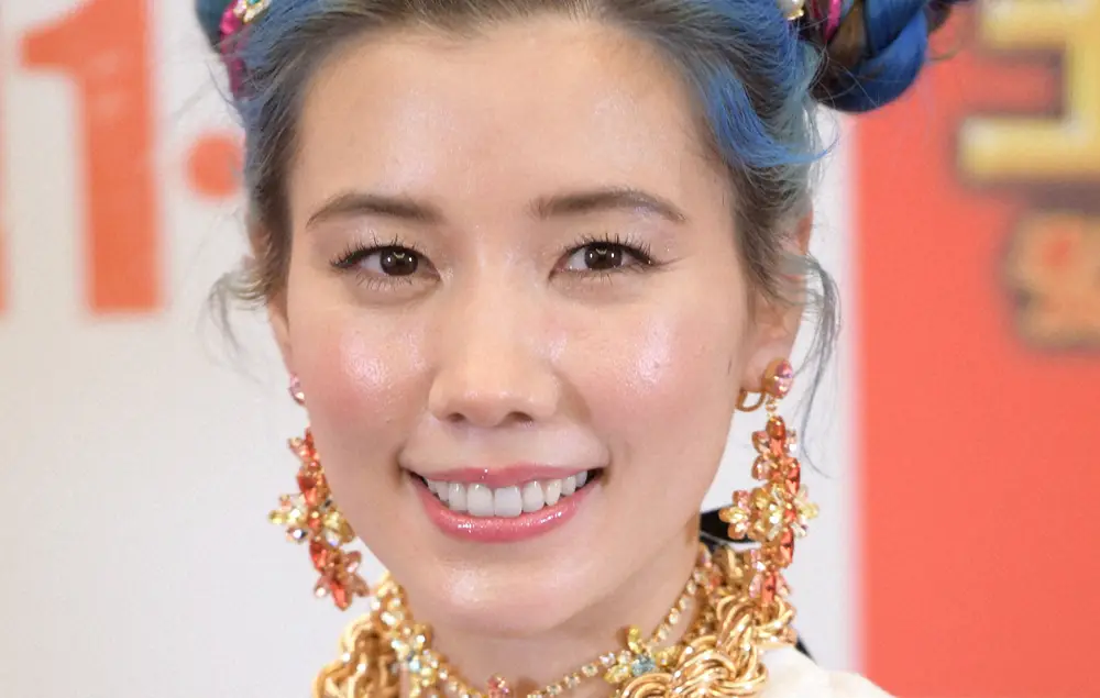 【画像・写真】仲里依紗　出国前の手荷物検査で止められたものの正体とは…「ブラジャーみたいな感じで持ってきて」