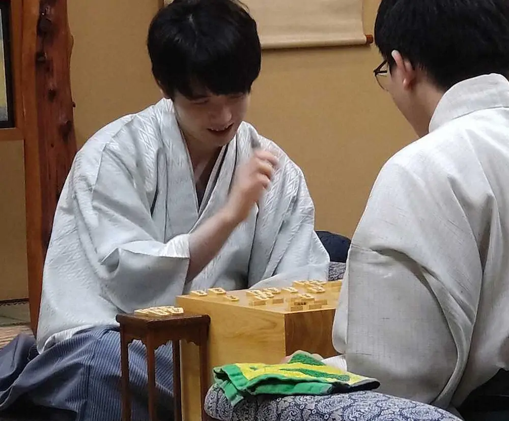 【画像・写真】藤井王位　第1局最長考79分の「ぶつけ」に自ら疑問符　3局連続千日手の熱戦を制すも反省