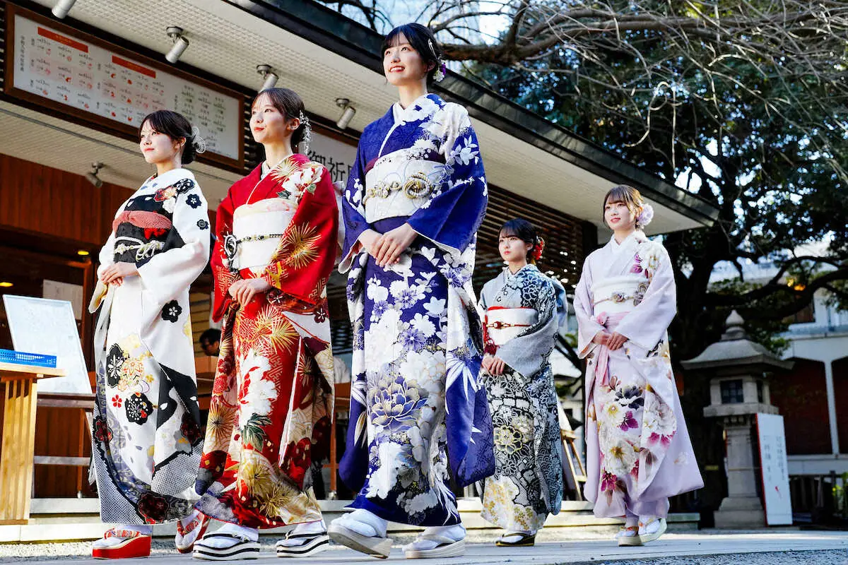 【画像・写真】乃木坂成人式で珍事　五百城茉央「鬼ごっことかしてたらこんなことに…」晴れ姿とのギャップに笑いも