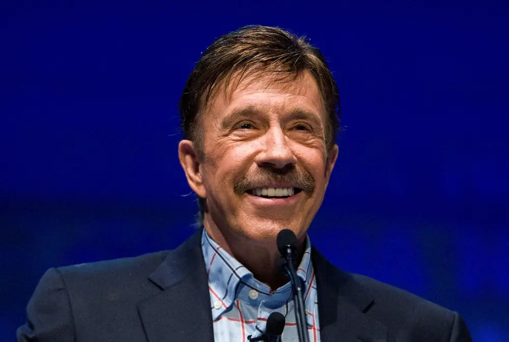 【画像・写真】米俳優チャック・ノリスさんが死去、86歳　ブルース・リーのライバルで人気　ハワイで救急搬送されていた