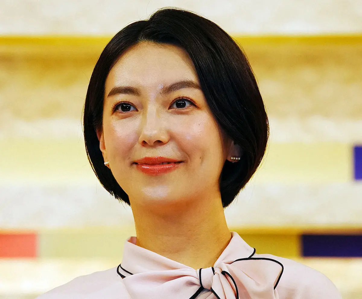 【画像・写真】元NHK・和久田麻由子アナがMC　日テレ「news　LOG」スタート　報道局前から笑顔で第一声