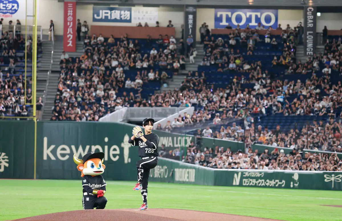 【画像・写真】大のオリ党「なにわ男子」藤原丈一郎　17年ぶり東京D主催試合でスペシャル始球式　豪華な顔ぶれに緊張?