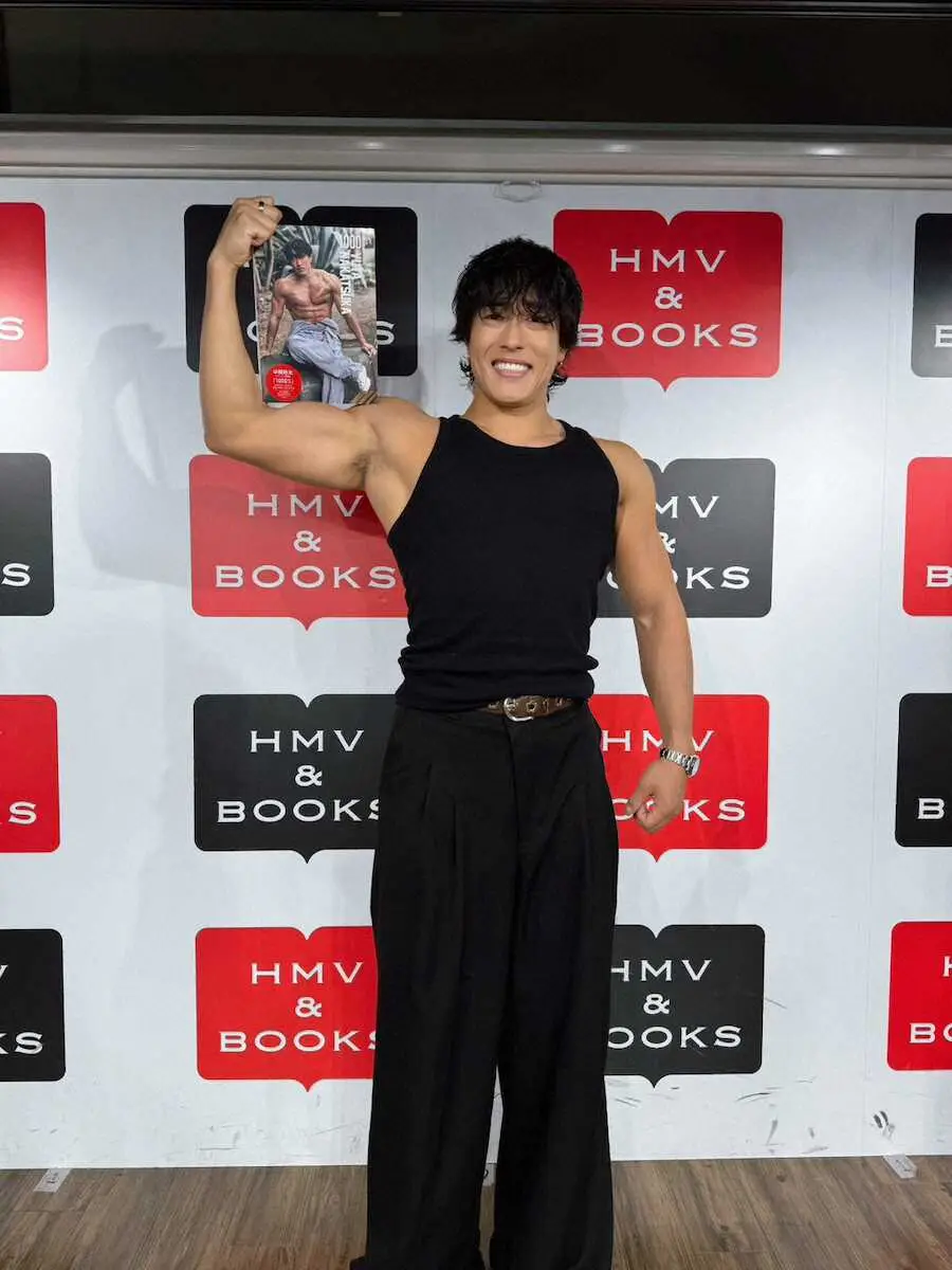 【画像・写真】中務裕太　初写真集で肉体美披露　発売記念イベント