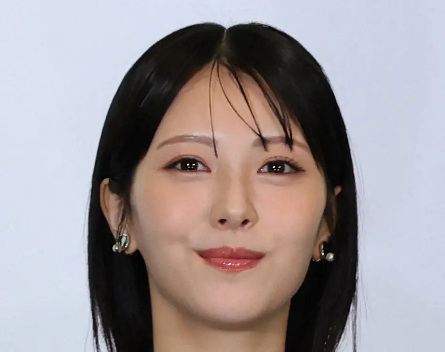 【画像・写真】浜辺美波　本番中にまさかのド派手転倒…“全力姿”にスタジオ騒然「堀越の伝説は本当だった」