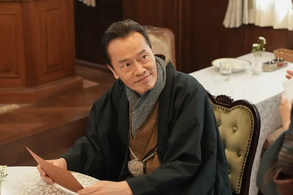 【画像・写真】「ブラッサム」史実は？初登場の黒崎編集長・遠藤憲一が大食漢「宇宙の胃袋」「井之頭五郎より」ネット驚き