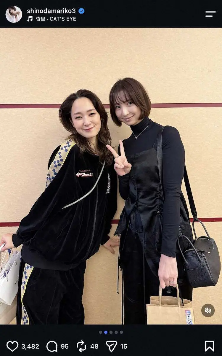 【画像・写真】篠田麻里子　舞台観劇で人気女優たちとの2Sにネット反響！「心を盗まれた～」「美の競演」「可愛い」