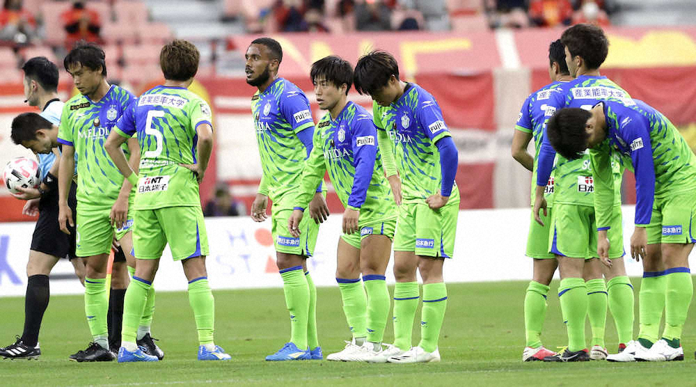 【画像・写真】湘南　22年ぶり4連勝ならず、名古屋に3失点黒星　浮島監督「ミスが立ち上がりから多かった」