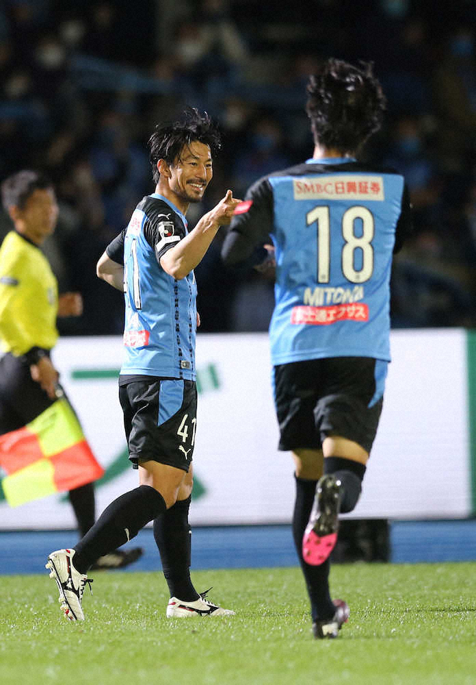 【画像・写真】川崎F　2年ぶり3度目のリーグ制覇、4試合残し史上最速頂点　2位G大阪に圧勝　家長ハット、憲剛も出た
