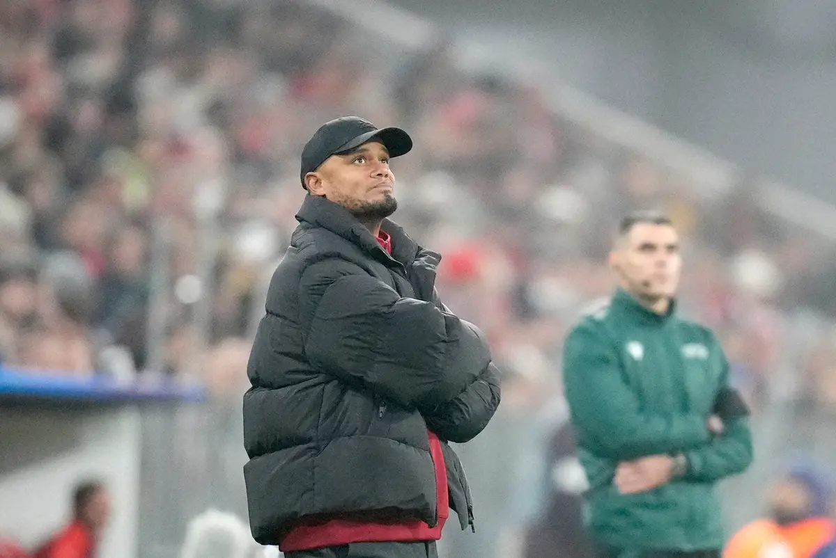 【画像・写真】欧州CLの試合中にファンが倒れ死亡　サポーターは応援中止　勝利にもバイエルン指揮官「喜べなかった」