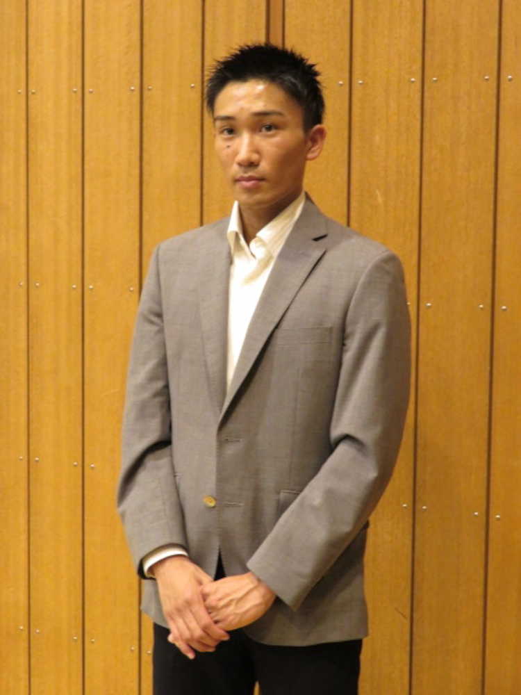 【画像・写真】桃田賢斗　国際大会１年４カ月ぶりＶから帰国「納得いくプレーあった」