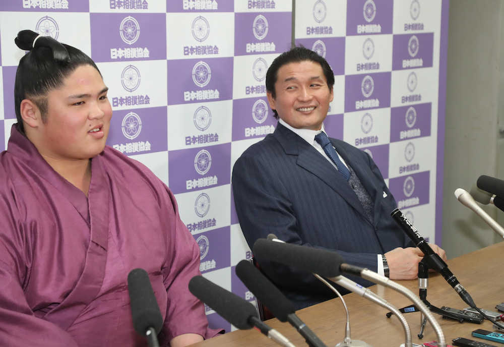 【画像・写真】貴公俊「より頑張らなければ」　史上初の双子関取　貴親方は笑顔たえず