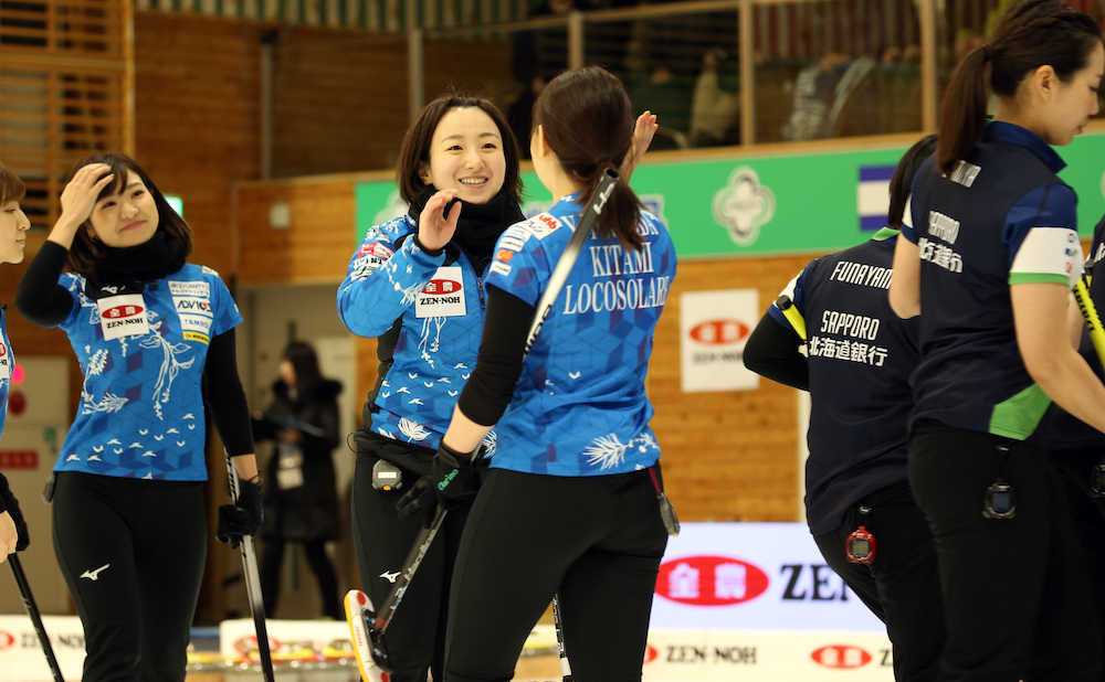 【画像・写真】ロコ・ソラーレ決勝進出！藤沢、ブラシ折れるアクシデントも「おかげでリラックスできた」