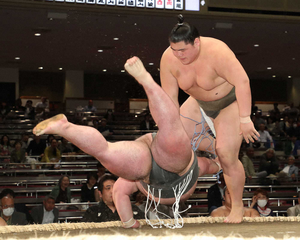 【画像・写真】大鵬の孫・納谷　連勝も反省しきり　朝青龍のおい・豊昇龍も連勝