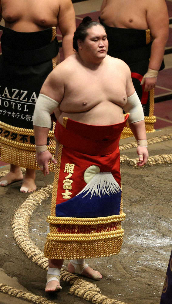 【画像・写真】照ノ富士　14場所ぶり幕内“日はまた昇る”3連勝！巨体千代丸転がし「体は動いている」