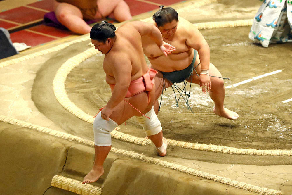 【画像・写真】引退した兄弟子・臥牙丸に宇良「お世話になりました」、勝ち越しはお預け