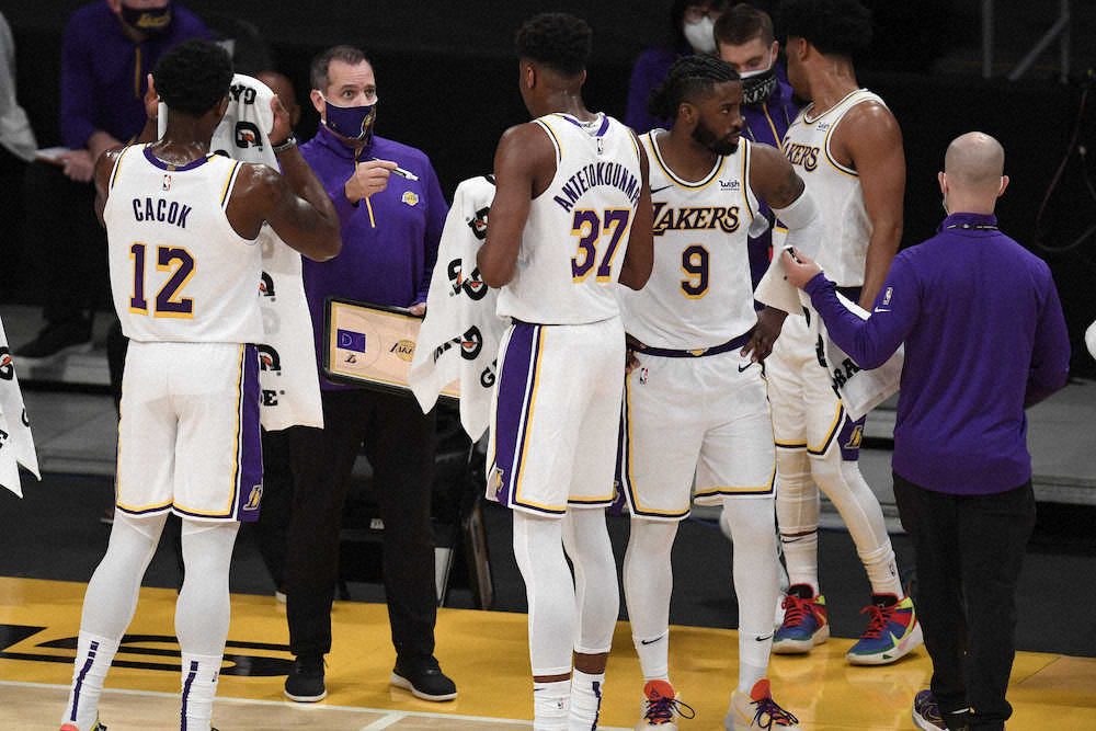 【画像・写真】NBAのプレシーズンが開幕　ロケッツに移籍したウォールが2年ぶりにコートに登場