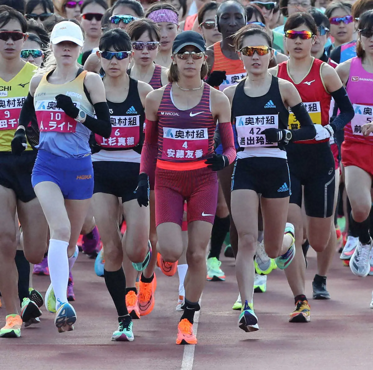【画像・写真】“忍者走り”安藤友香、日本人トップの2時間22分58秒で3位　デッセが初V　大阪国際マラソン