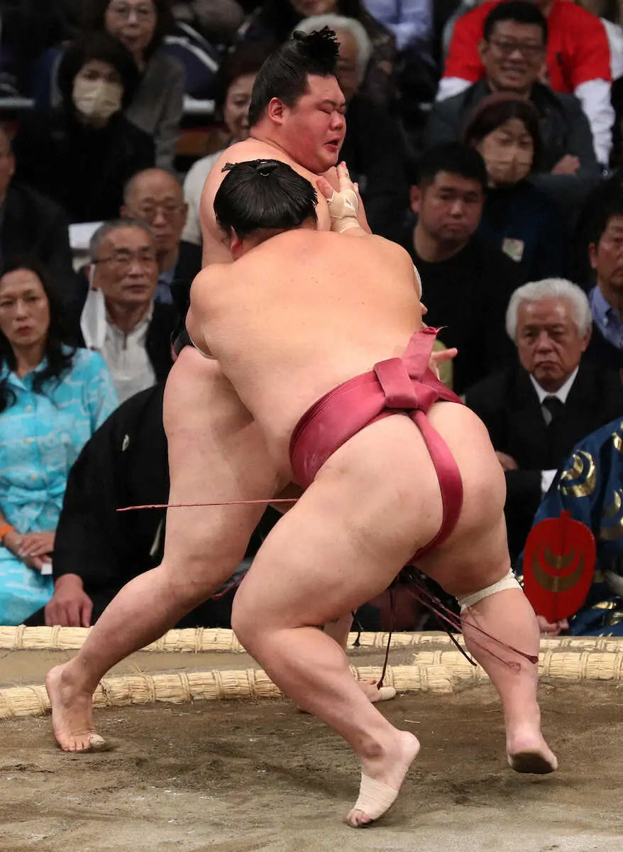 【画像・写真】綱獲り目指す大関・貴景勝が白星発進！難敵・北勝富士に快勝　年間最多勝狙う大栄翔も白星
