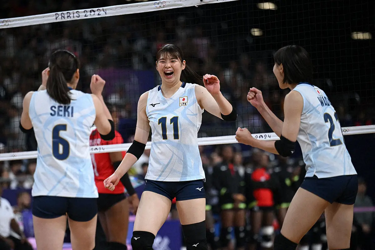 【画像・写真】【女子バレー】奇跡を信じる！日本、ケニア相手に第1セット先取　8強へストレート勝ちが絶対条件