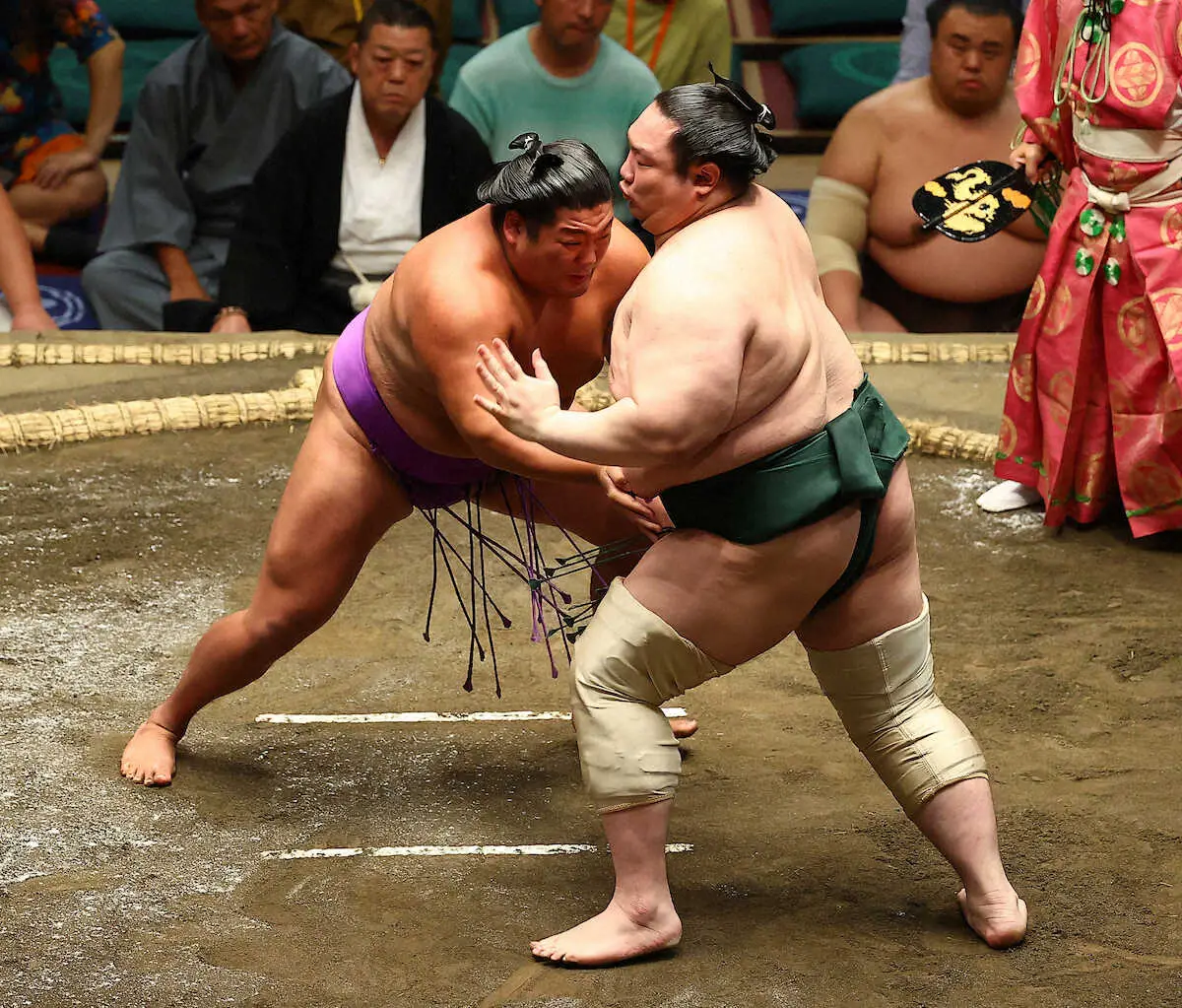 【画像・写真】十両・尊富士が5連勝！敗れたことのある白鷹山を圧倒　「365日食べている」ヨーグルトで体調管理