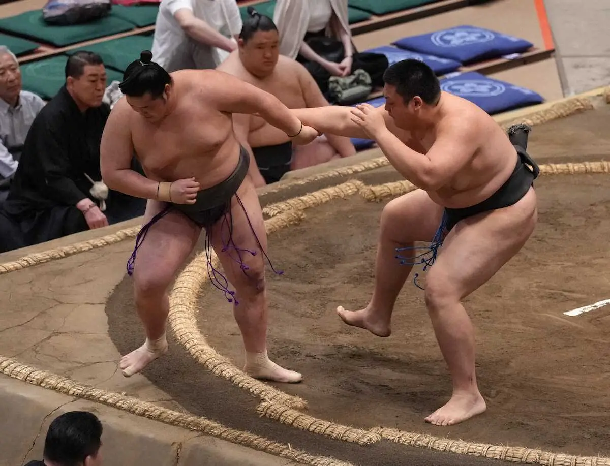 【画像・写真】幕下付け出し火雷「慣れてきた」　春雷を破り3連勝で勝ち越し王手　兄弟子・獅司の激励に「うれししです」