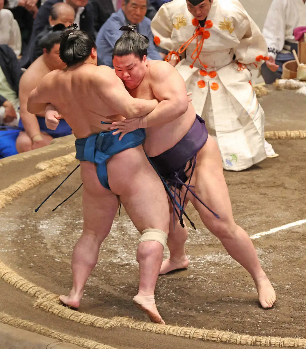 【画像・写真】義ノ富士　千秋楽で琴栄峰を下し自己最多タイの11勝　2度目の敢闘賞を受賞